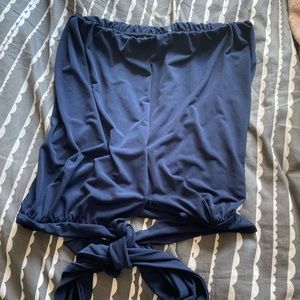 Super cute strapless navy shirt with a tie!